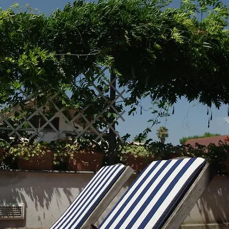 La Locandina *